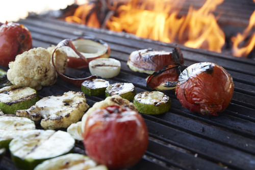 Gabriel Schkolnick Cook Food Vegetables Grill Cauliflower Tomatoes Onion Fire Red White