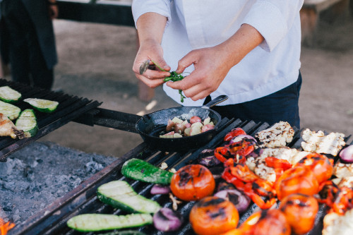 Constanza Miranda Cook Food Vegetables Cauliflower Parsley Grill Onion Colors Pepper Tomato Purple Red White Fire Pan Man Hands Chicken