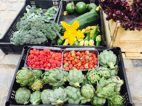 vegetables raspberry strawberry artichoke yellow flower crate wood food