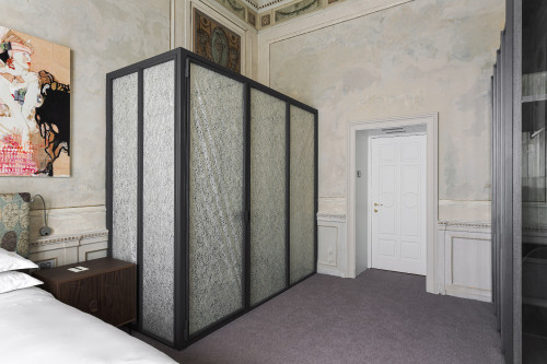 Galleria VIK Milano Italy Palace Rooms Suites 206 Elena Monzo double bed night table pillows bedroom bathroom