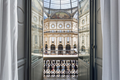 Galleria VIK Milano Italy Palace Rooms Suites 208 Mario Schifano window curtains view Prada Vittorio Emanuele II balcony