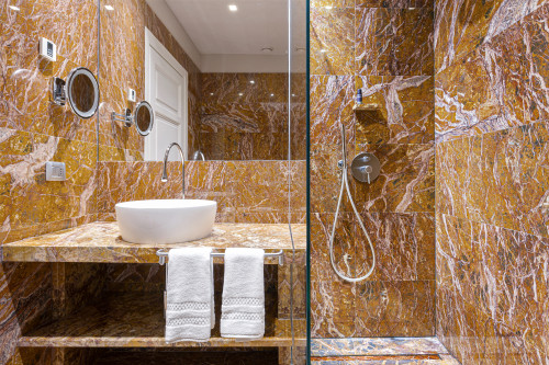 Galleria VIK Milano Italy Suites Deluxe Gallery Rooms 320 Rendo 
bathroom door shower sink towels