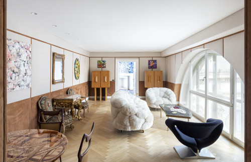 Galleria VIK Milano Italy Room 524 VIK Presidential Suite Mori 
window view Vittorio Emanuele II sofa armchair table living chair furniture antiques mirror paintings furniture