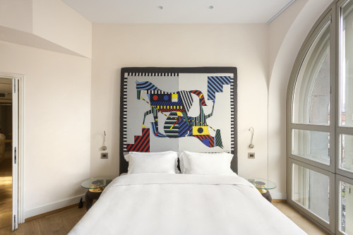 Galleria VIK Milano Italy Room 524 VIK Presidential Suite Mori 
paintings  bedroom door window  double bed  pillows night table headboard Hermes