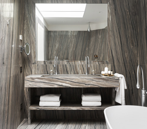 Galleria VIK Milano Italy Room 524 VIK Presidential Suite Mori 
bathroom tub sink towels mirror