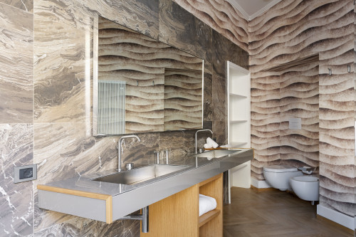 Galleria VIK Milano Italy Suites Grand Gallery Rooms 409 Frangi Bathroom towels mirror sink