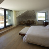 Escardo-Suite-in-the-Main-Building-2
