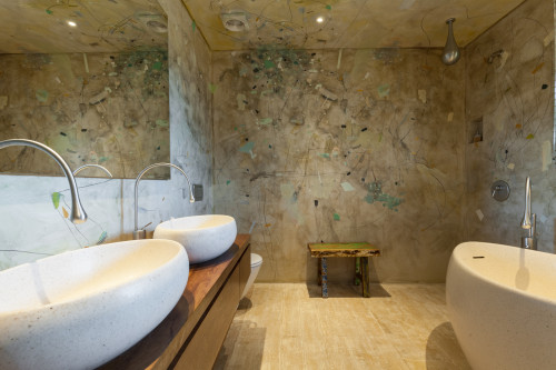 Bahía VIK José Ignacio Bungalows Quincha Eduardo bathroom tub sink mirror table shower light 
stool wood