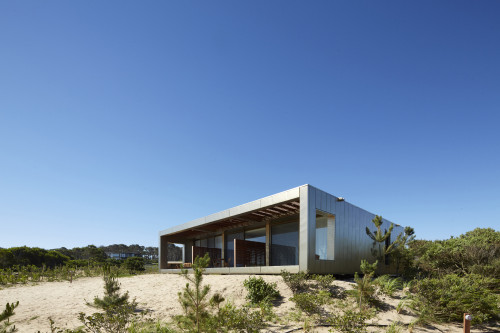 Bahía VIK José Ignacio Titanio Bungalow bush sand exterior blue sky landscape