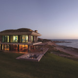 1.-Playa-Vik---Casa-Mar-Casa-Ebano--Casa-Raices-side-view