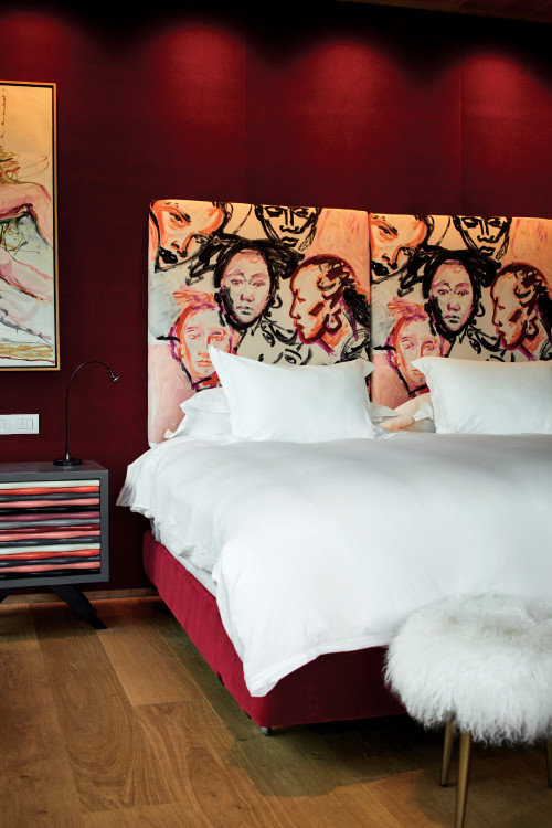 Puro VIK Chile Shape of Woman bedroom double bed headboard pillows night table lamps stool paintings red