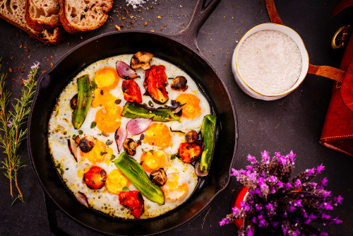 skillet vegetables eggs flower eggplant tomato food onion peppers mushrooms salt bread
lavender