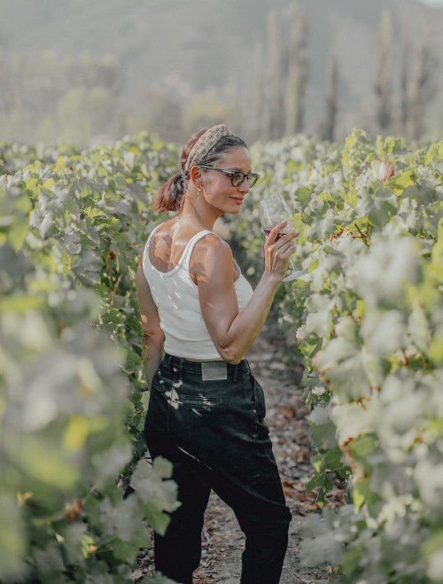 Carmen Cabezas Leonor Varela 2022 Hotel Chile vineyard grapevine grapes tree